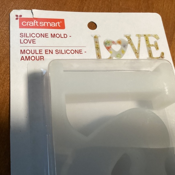 Craft Smart Silicone Mold LOVE New/Sealed - Picture 3 of 8